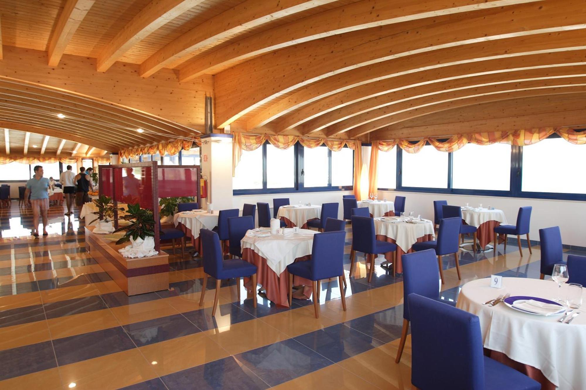 ויאסטה Hotel Yria מראה חיצוני תמונה